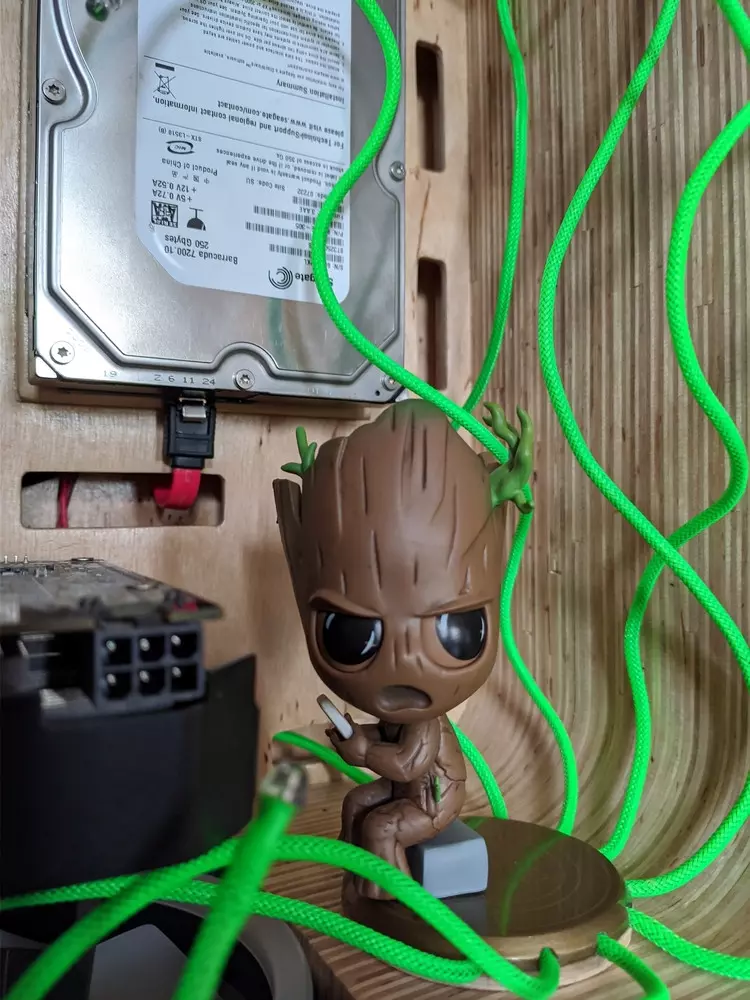Groot figurine 1
